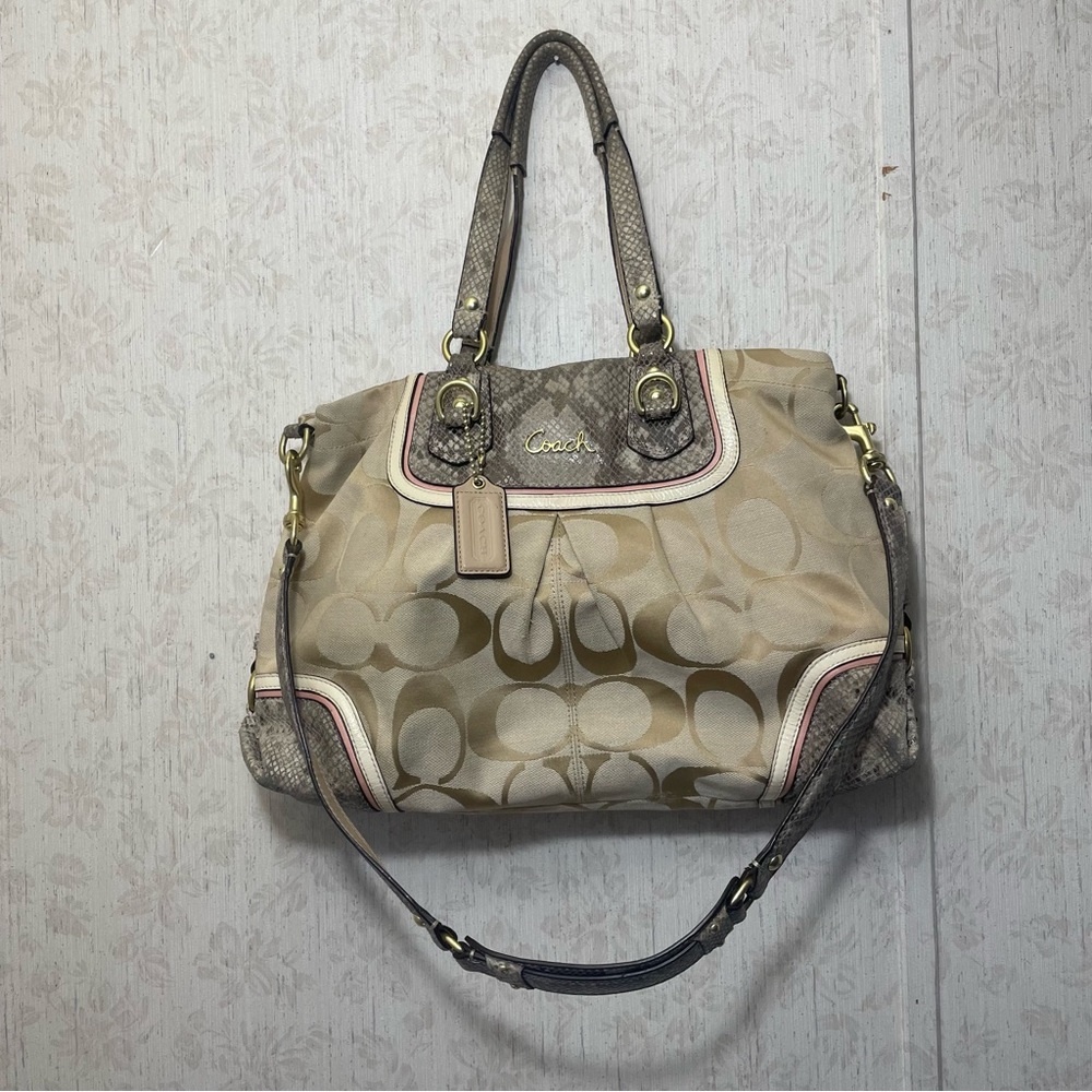 Coach Signature Ashley Spectator Shoulder Bag No.C1320- F24889 - Picture 2 of 16